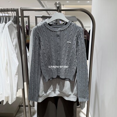 UR&DC2026春季新款都市珠饰绞花圆领短款修身长袖针织开衫女上衣