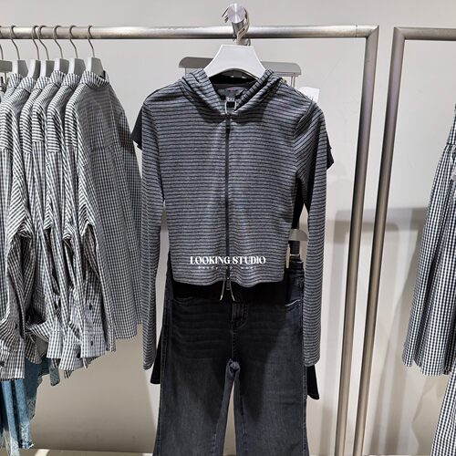 UR&DC2026春季新款潮流个性条纹连帽短款拉链外套女薄款修身上衣