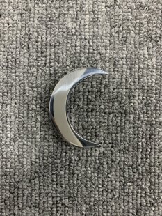 brooch chute 月亮胸针亮银色6CM moon