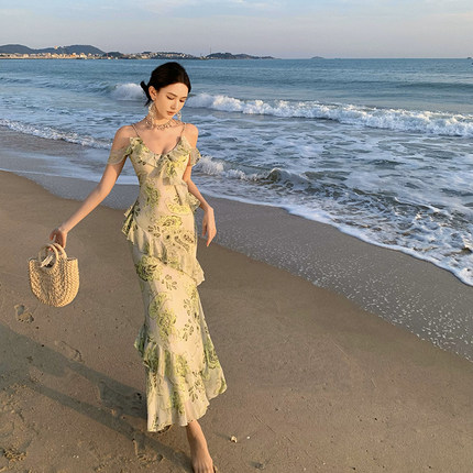 现货 法式荷叶边印花斜裁婀娜鱼尾连衣裙女夏季度假裙新款