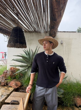 复古宝蓝色藏青色简约小马刺绣图案设计假两件男式长袖T恤