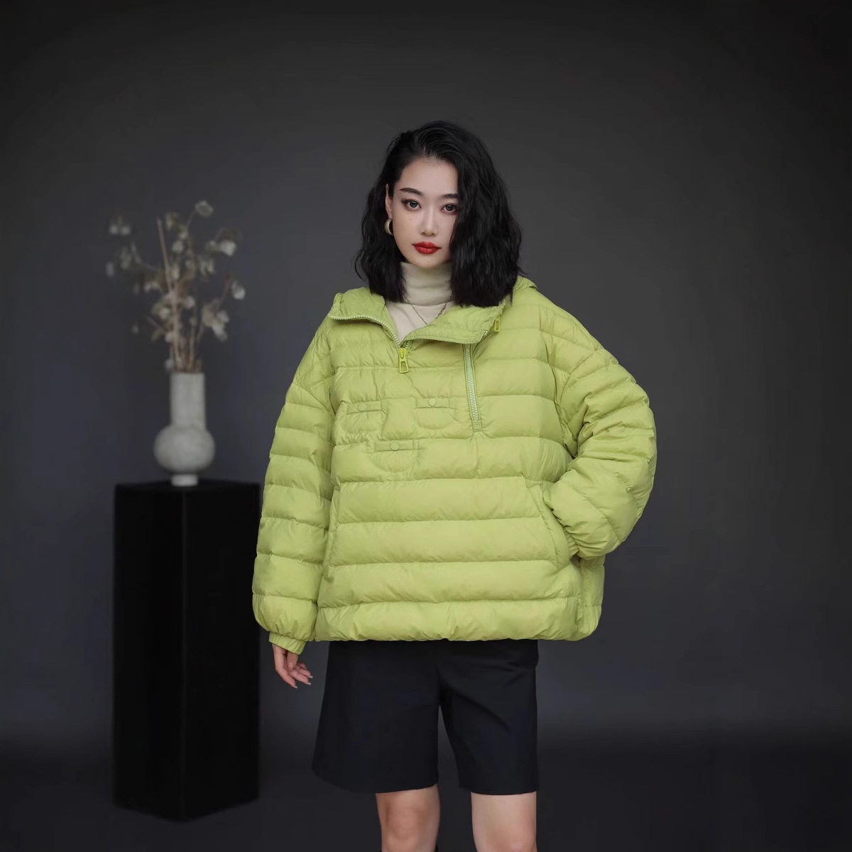 冬季新品90白鸭绒羽绒服连帽轻薄宽松版压格上衣女半开襟套头外套
