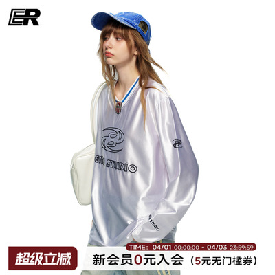 ER复古运动V领字母长袖T恤女