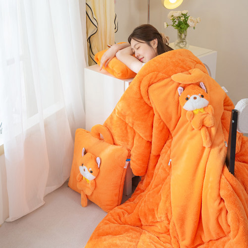 合起是抱枕打开是被子，收纳容易