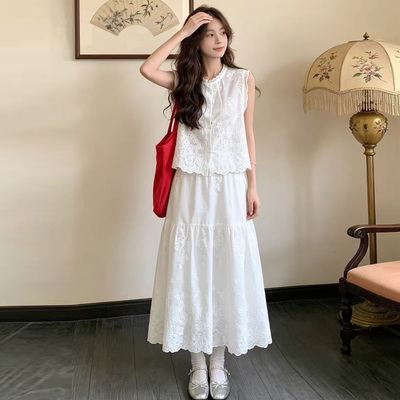 时尚法式套装裙女2026夏季新款刺绣镂空无袖蕾丝衬衫半身裙两件套