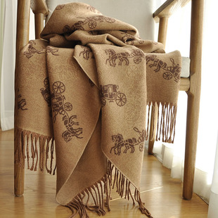 韩版双面仿羊绒围巾冬季马车图案高端流苏披肩男女通用保暖厚百搭