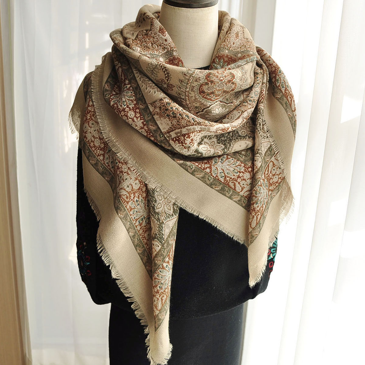 复古民族风大方巾女秋冬季植物花卉棉麻保暖围巾披肩两用丝巾百搭