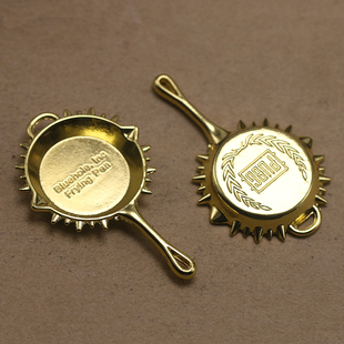 diy合金饰品 绝地求生胜利吃鸡平底锅服饰吊坠周边游戏模型挂件