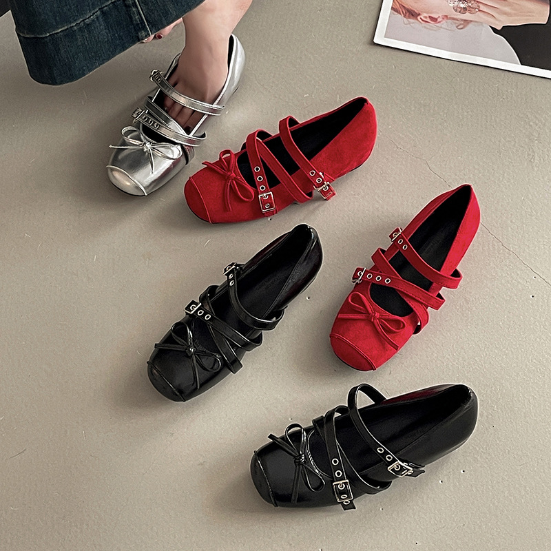 复古设计感方头搭扣芭蕾舞玛丽珍鞋女士秋季法式坡跟小皮鞋配裙子