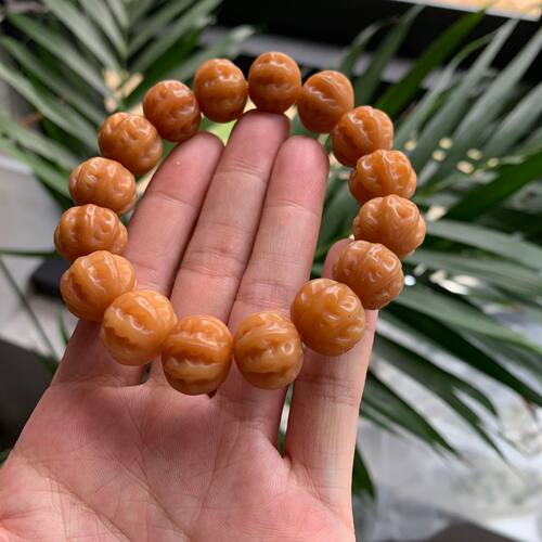 衡山南岳大庙文创供应菩提根手串雕刻京八棱核桃文玩手串佛珠