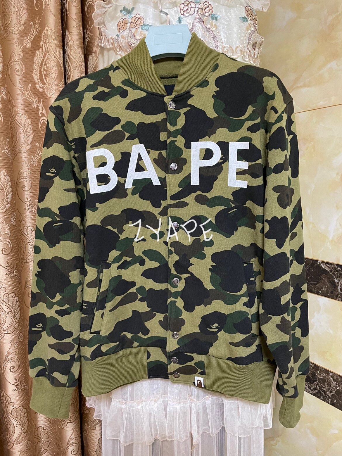 BAPE绿迷彩宽松元年款棒球外套