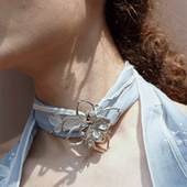 老钱风多用途金属枝影花朵胸针女小众设计感几何别针胸花领针配饰