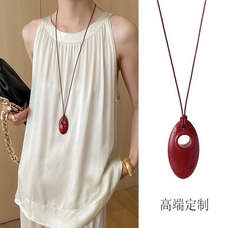 慵懒随性向日葵欧尼同款酒红色吊坠项链女小高级感水滴挂脖毛衣链