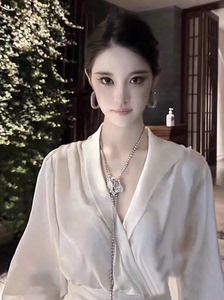 美拉德水钻玫瑰花朵抽拉项链女2023秋冬爆款锆石毛衣链长款choker