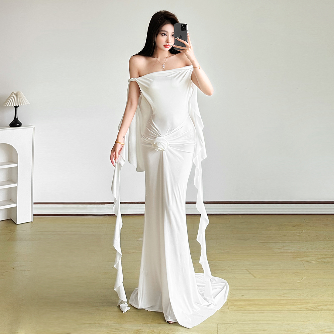 KLIOU 法式纯欲白月光花朵装饰一字肩连衣裙女飘带显瘦露背长裙潮