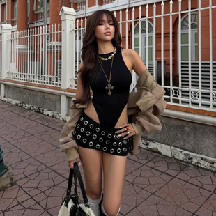 女炸街显瘦百搭辣妹短裤 KLIOU 设计感金属镂空休闲裤 ins个性 时尚