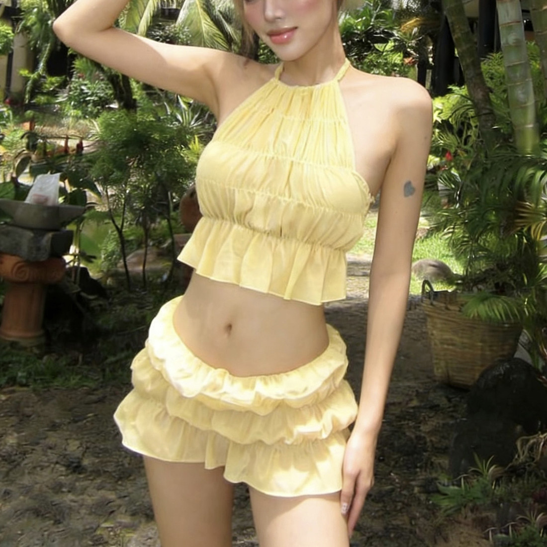 KLIOU 田园少女感减龄挂脖抽褶露腰上衣设计感显瘦蛋糕短裙两件套