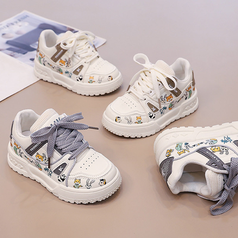 男童休闲板鞋魔术贴小白鞋女童春季新款卡通平底鞋儿童运动鞋轻便