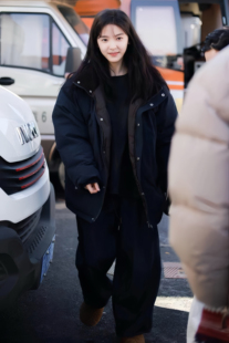 章若楠同款2025冬季新款宽松休闲立领拉链白鹅绒羽绒服外套