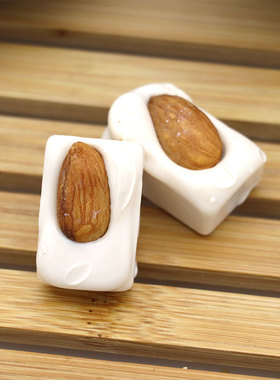 新款 幸福奶脆扁桃仁奶脆酥500g60颗结婚休闲零食硬质糖果传统糖