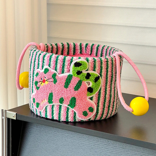 多巴胺收纳筐布艺零食杂物桌面收纳盒家用可爱娃娃收纳桶储物篮