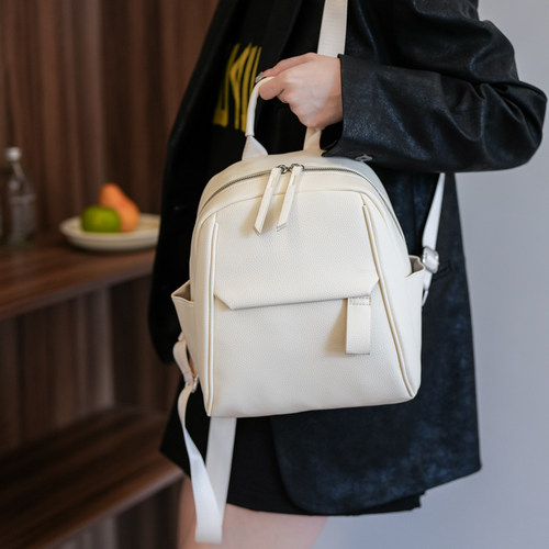 高级感双肩包女2025新款软皮纯色