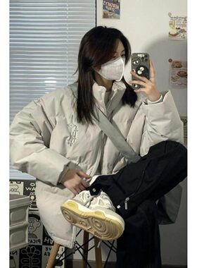 浅灰色复古设计感印花立