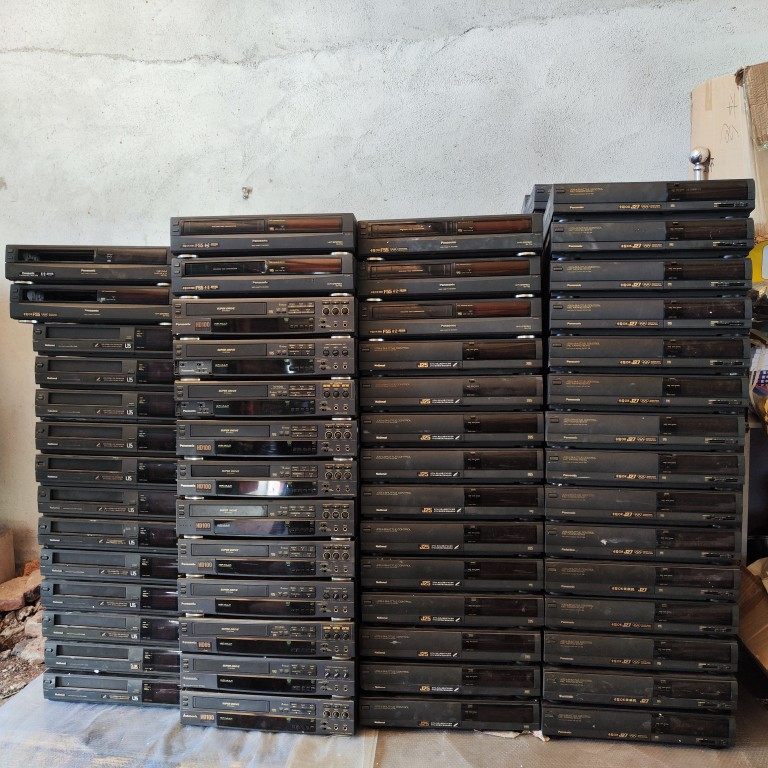 Old-fashioned Panasonic L15 J25 J27 F55 HD100 VR VHS format recording and playback function is used normally