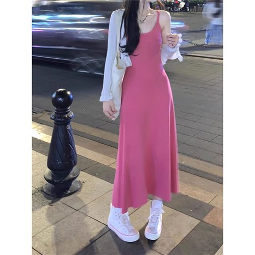 女装吊带粉色连衣裙女夏季新款外穿辣妹chic收腰修身内搭气质长裙