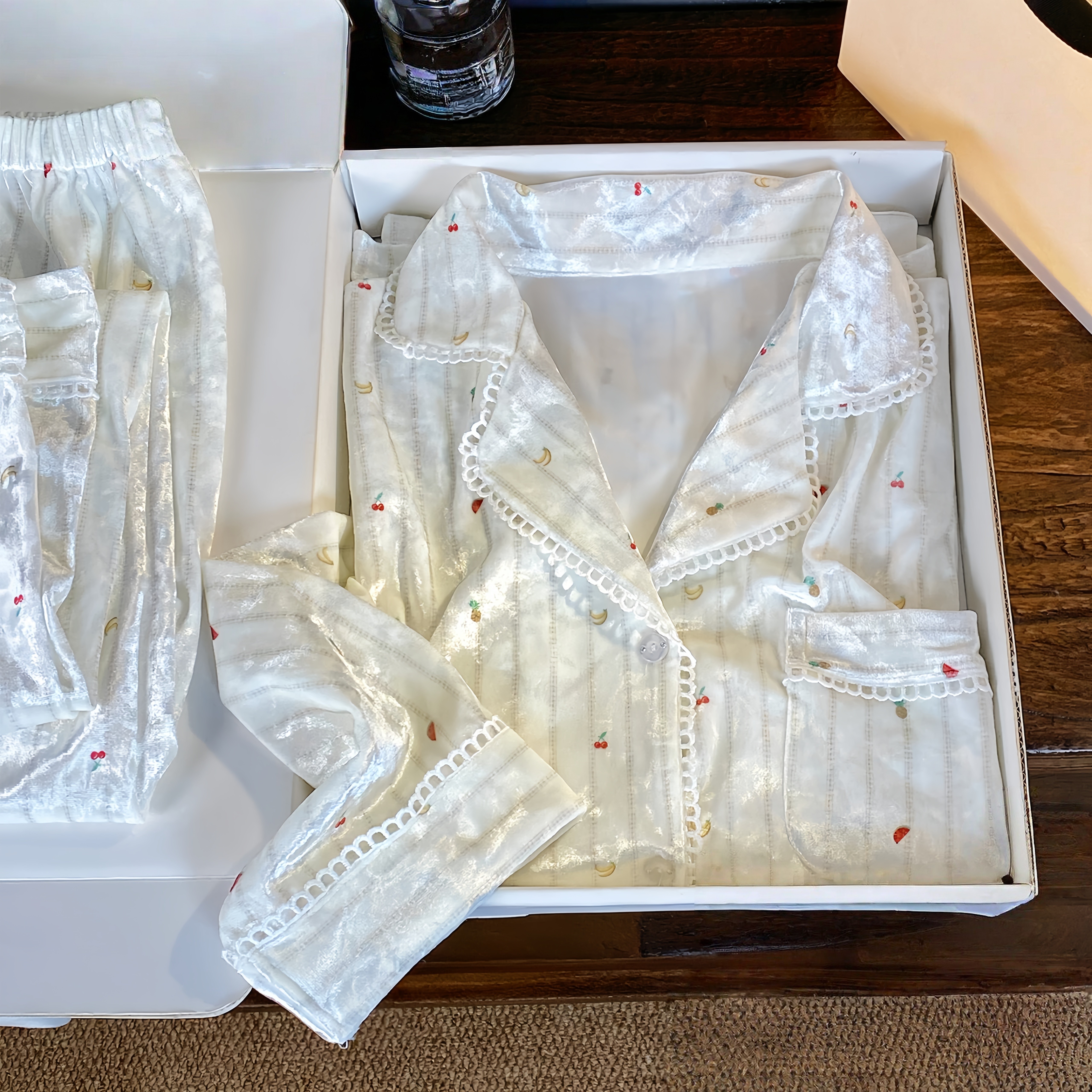 金丝绒蕾丝加绒睡衣带胸垫礼盒