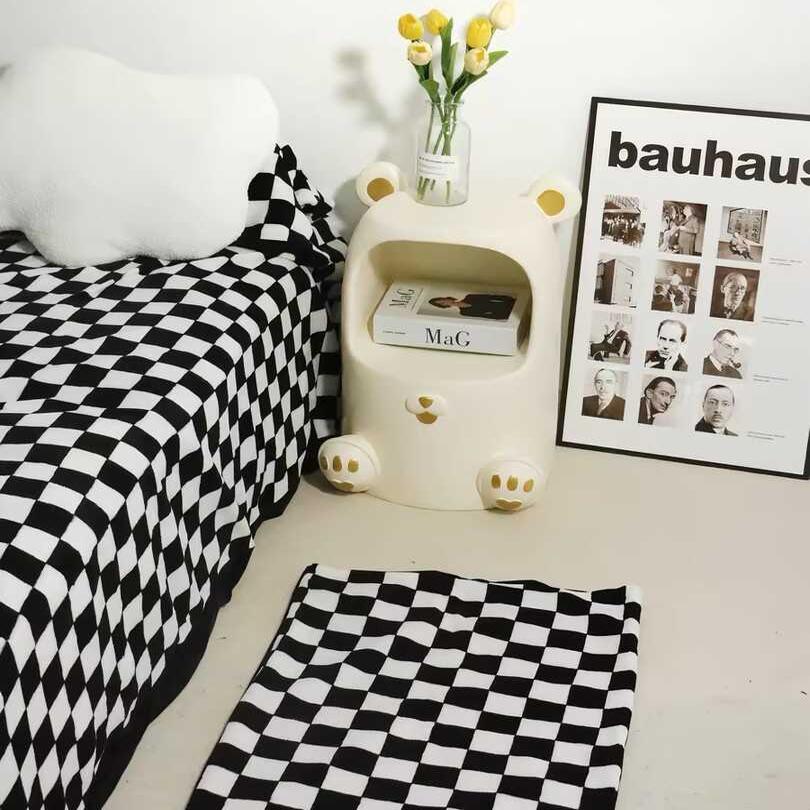 卧室床头柜收纳落地摆件奶白色