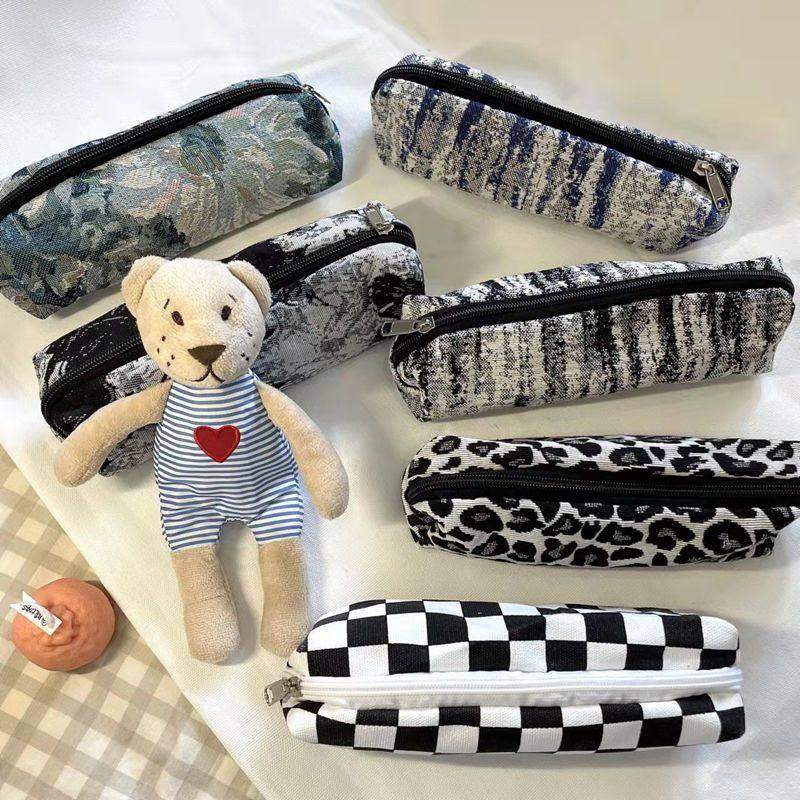 化妆包加长大容量笔袋简