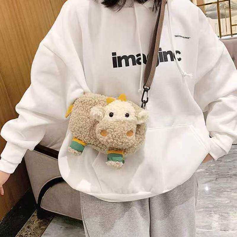 卡通毛绒包小羊女20新款