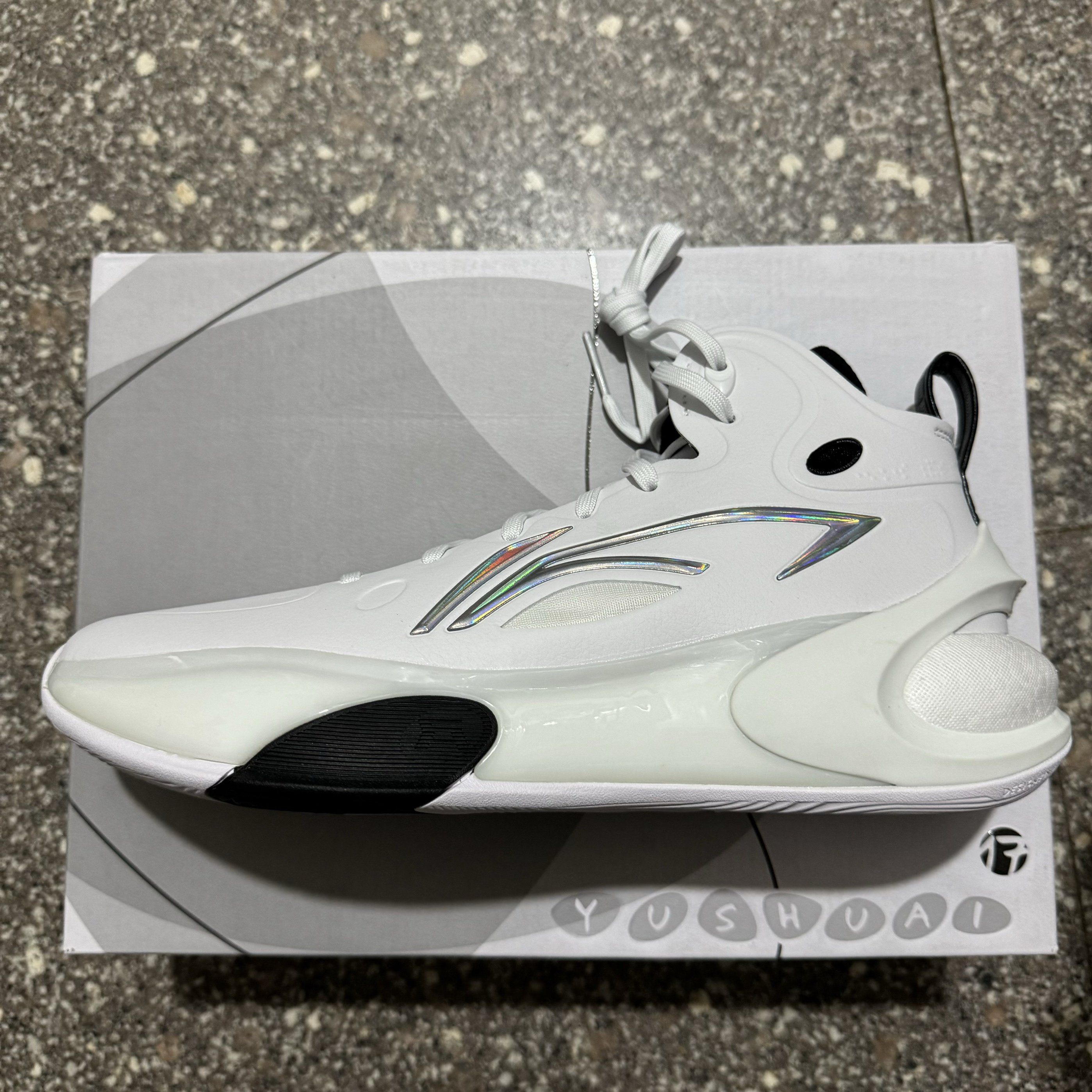 李宁篮球鞋驭帅17男子缓震实战专业比赛低帮篮球比赛鞋abat043-12