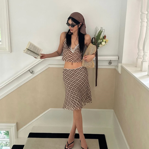 度假风辣妹格纹两件套装