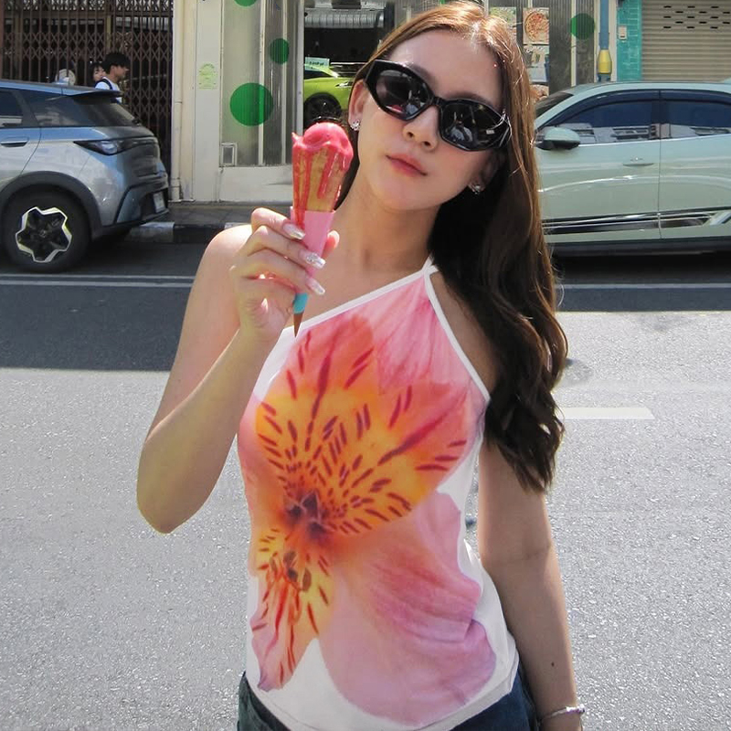 不规则印花露背斜领吊带背心