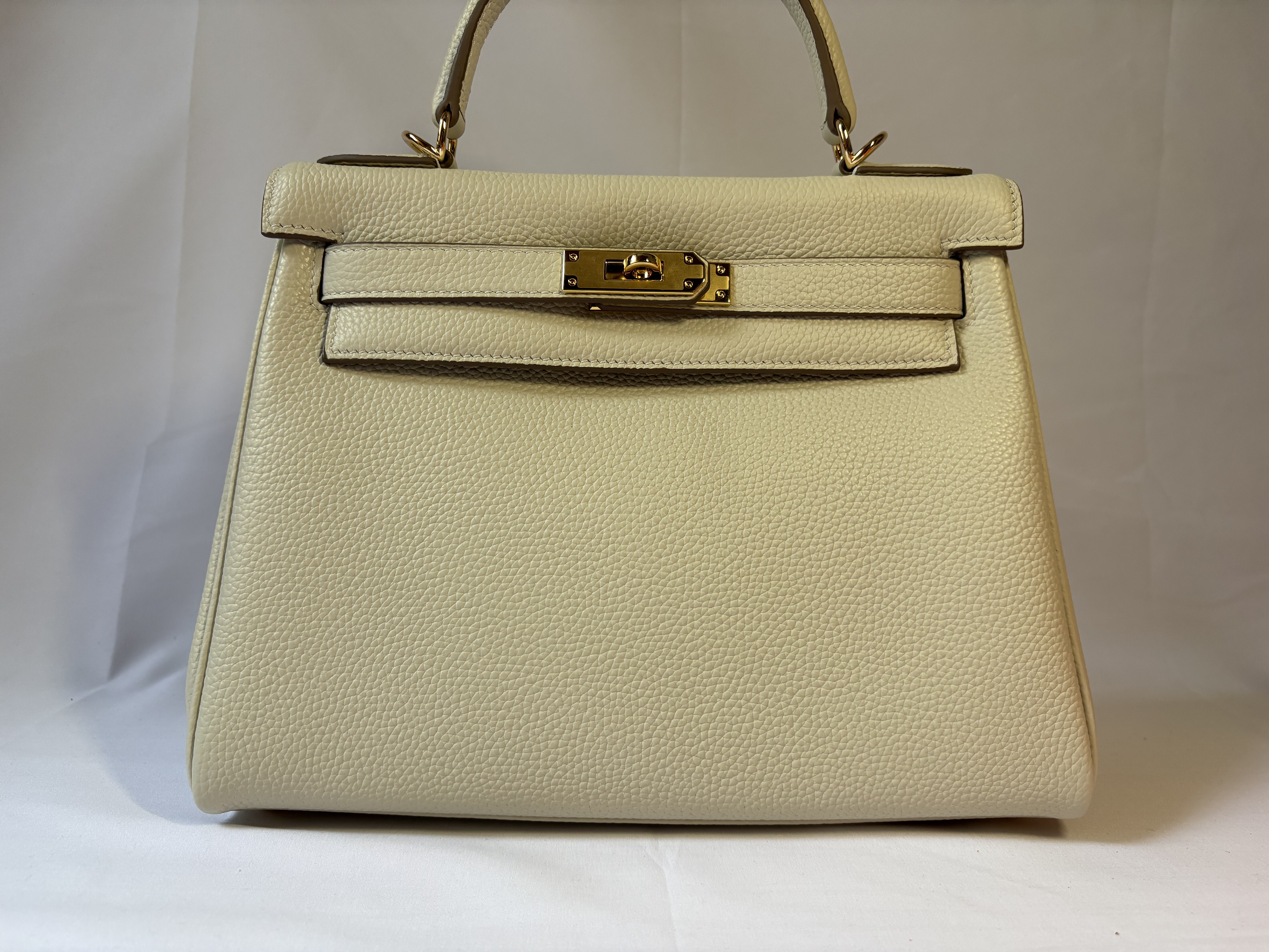 22CM金扣凯莉包头层TOGO荔枝纹皮料内缝手提女包