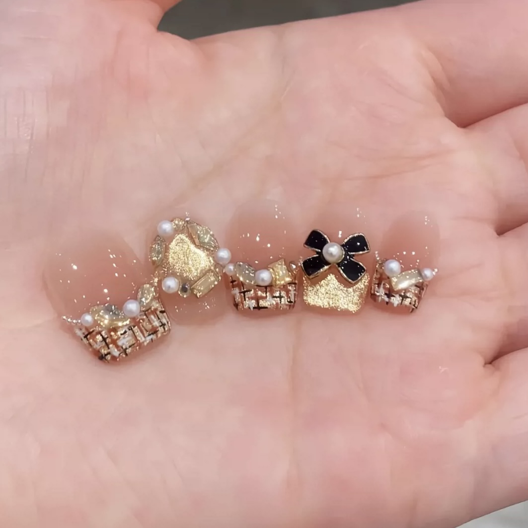 法式小香风猫眼纯手工穿戴甲高端氛围感显白美甲 可重复使用