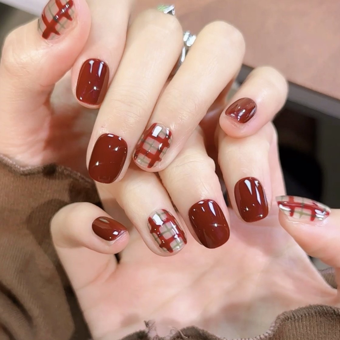 【红色格纹】棋盘格猫眼秋冬短款纯手工新年战甲穿戴甲显白高级感,彩妆/香水/美妆工具,穿戴甲/甲片,淘宝优惠券,粉丝福利购,淘宝优惠卷