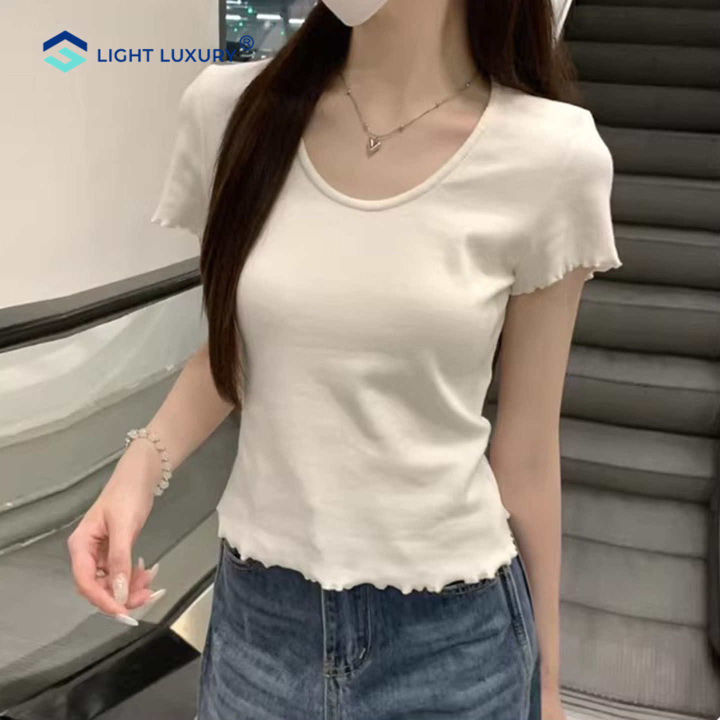 短袖T恤女别致木耳边独特设计