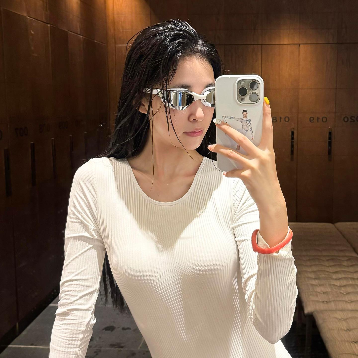 高清游泳镜防雾防水成人女初学者游泳课装备软硅胶舒适高颜值泳镜