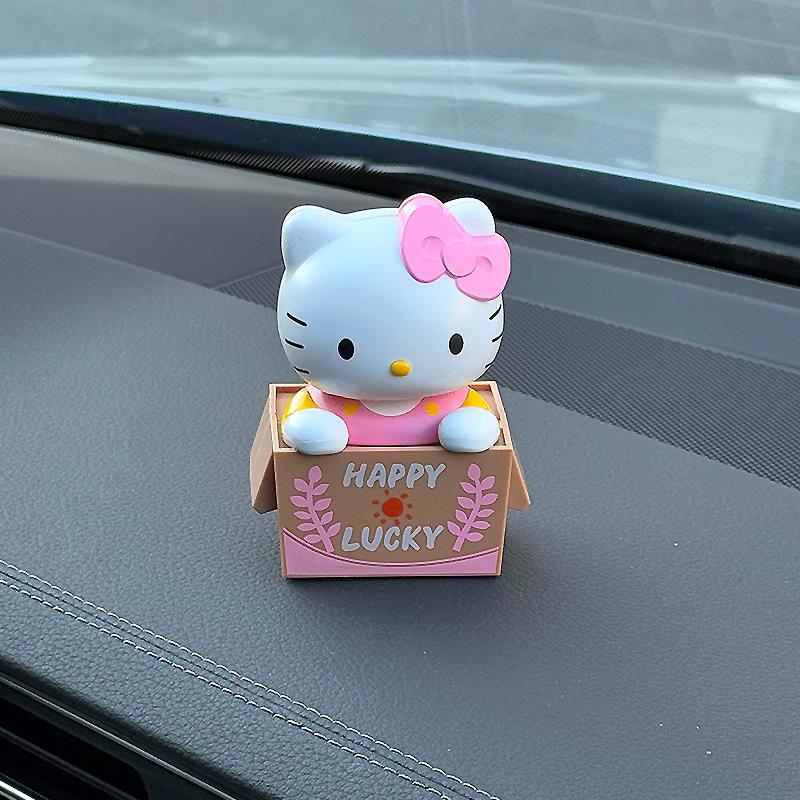 哈喽kitty车载饰品摆件太阳能凯蒂猫汽车中控台装饰摆件可爱装饰