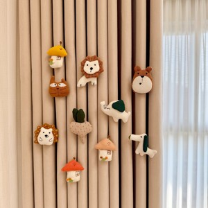 咕噜里礼品屋窗帘装饰点缀小饰品可爱布艺卡通动物玩偶儿童房客厅门帘点缀别针