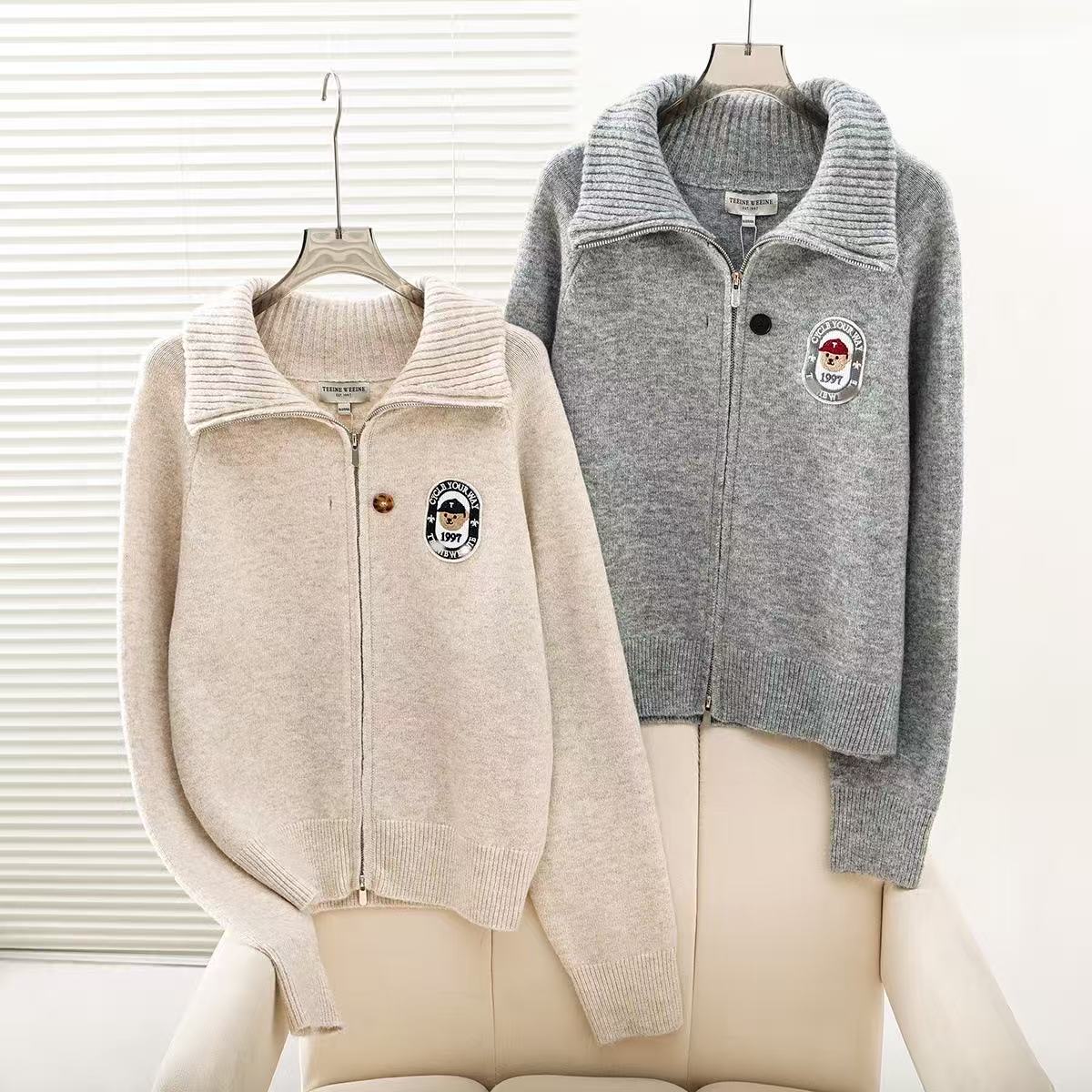 2025秋冬新款女装学院风双拉链翻领针织衫毛衣外套TTCK248910N