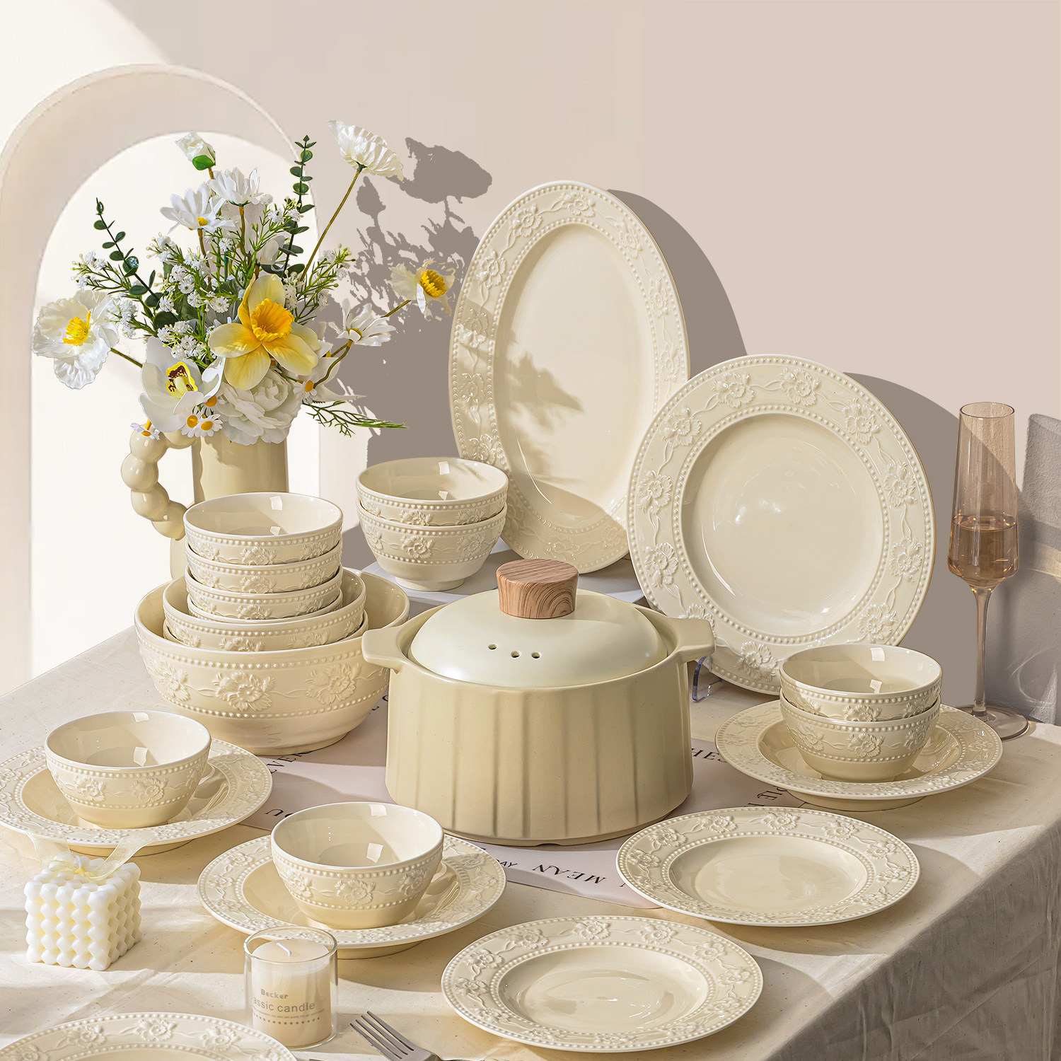 碗家用2025新款高颜值釉下彩碗碟餐具套装奶油风陶瓷碗盘乔迁礼物