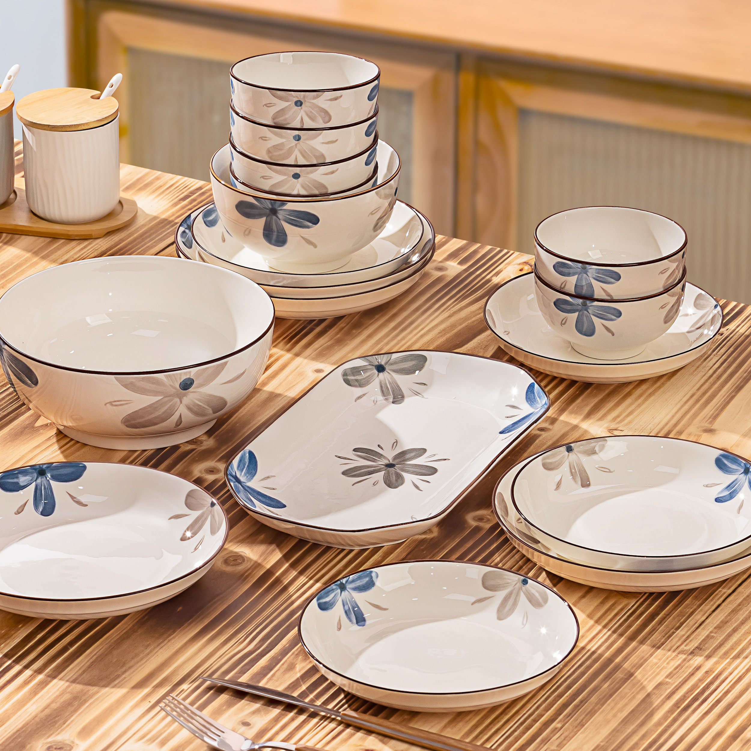 碗盘套装家用2026新款高颜值日式陶瓷餐具碗碟套装家用釉下彩碗具