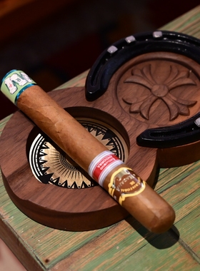 胡桃木雪茄烟灰缸生铁制马蹄型茄缸K罗心十字架烟灰缸实木烟灰盒