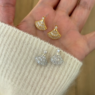 百搭女925银针 优雅翩翩起舞裙摆摇曳闪亮满钻小裙子扇子耳钉个性