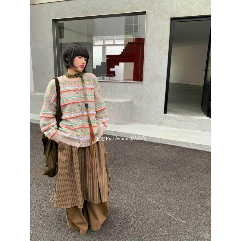 上喜复古条纹提花针织开衫女士短