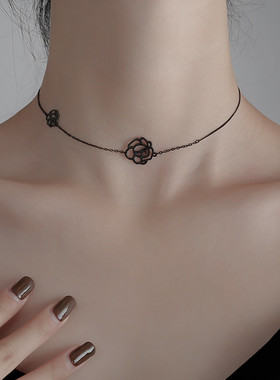 山茶花脖颈链女短款锁骨链黑色项链女简约新款个性项圈配饰批发